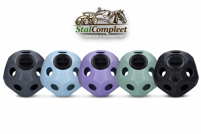 Excellent Horse Feed & Play Ball